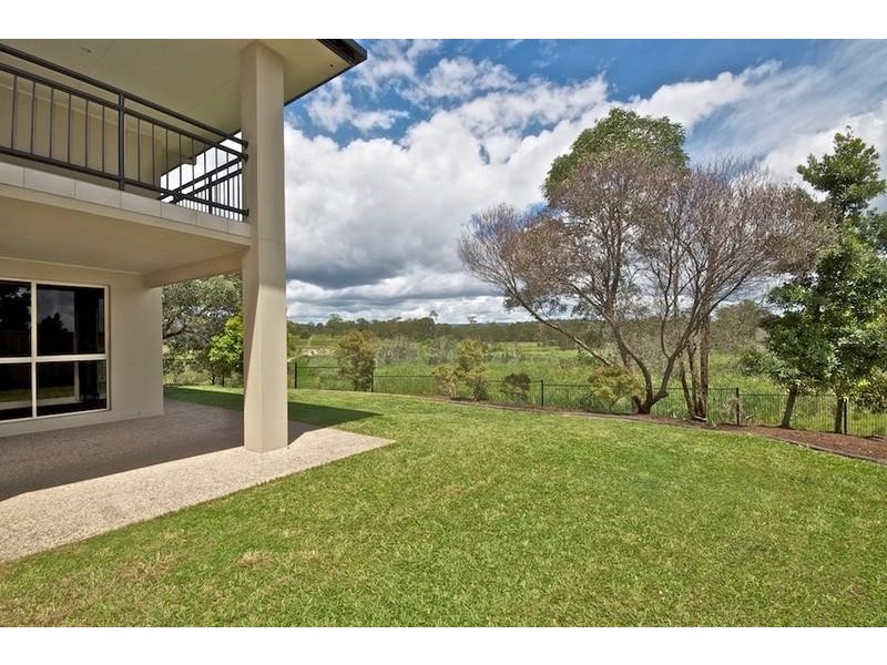 84 Golden Bear Dr, Arundel QLD 4214