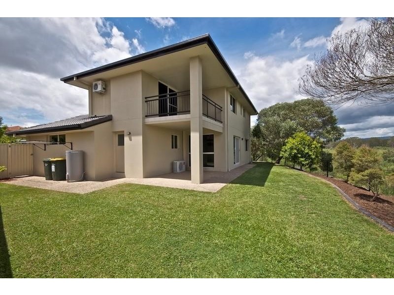 84 Golden Bear Dr, Arundel QLD 4214