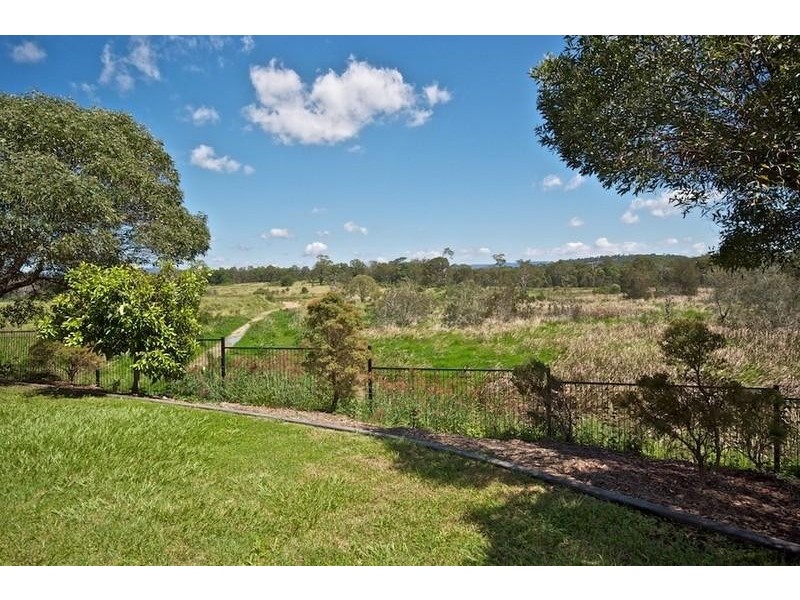 84 Golden Bear Dr, Arundel QLD 4214