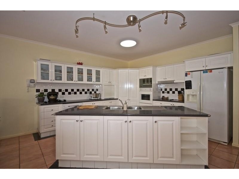 57 Arun Dr, Arundel QLD 4214