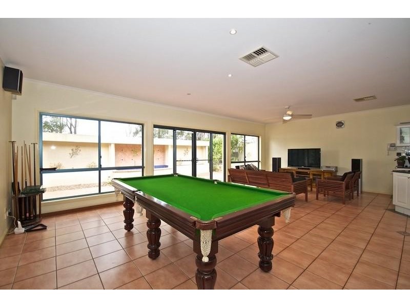 57 Arun Dr, Arundel QLD 4214