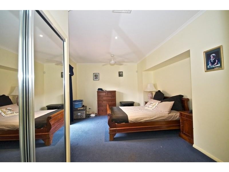 57 Arun Dr, Arundel QLD 4214