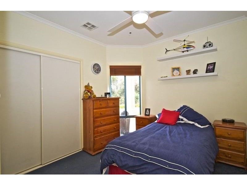 57 Arun Dr, Arundel QLD 4214