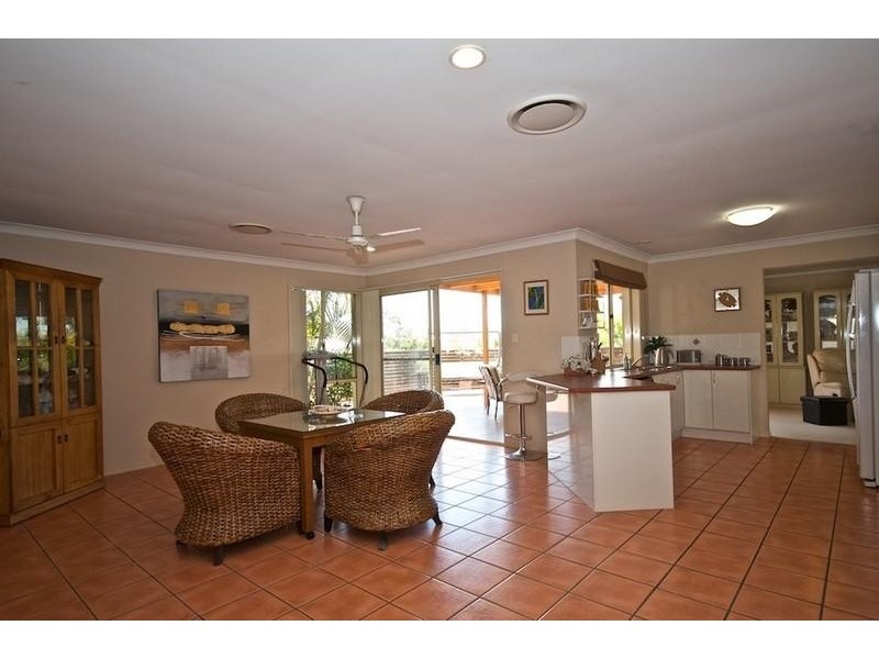 1 Kite Cct, Arundel QLD 4214