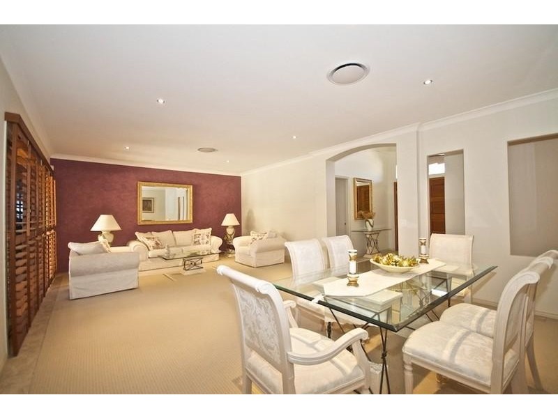 14 Torquay Pl, Arundel QLD 4214