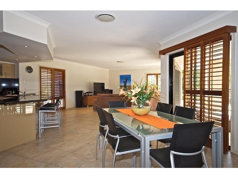 14 Torquay Pl, Arundel QLD 4214