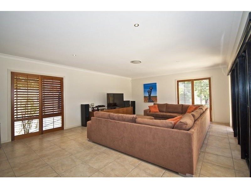 14 Torquay Pl, Arundel QLD 4214