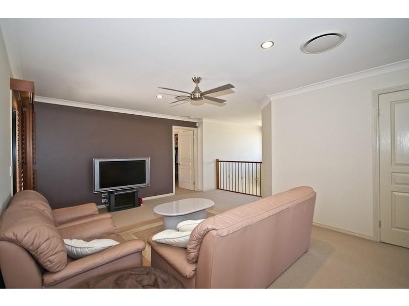 14 Torquay Pl, Arundel QLD 4214