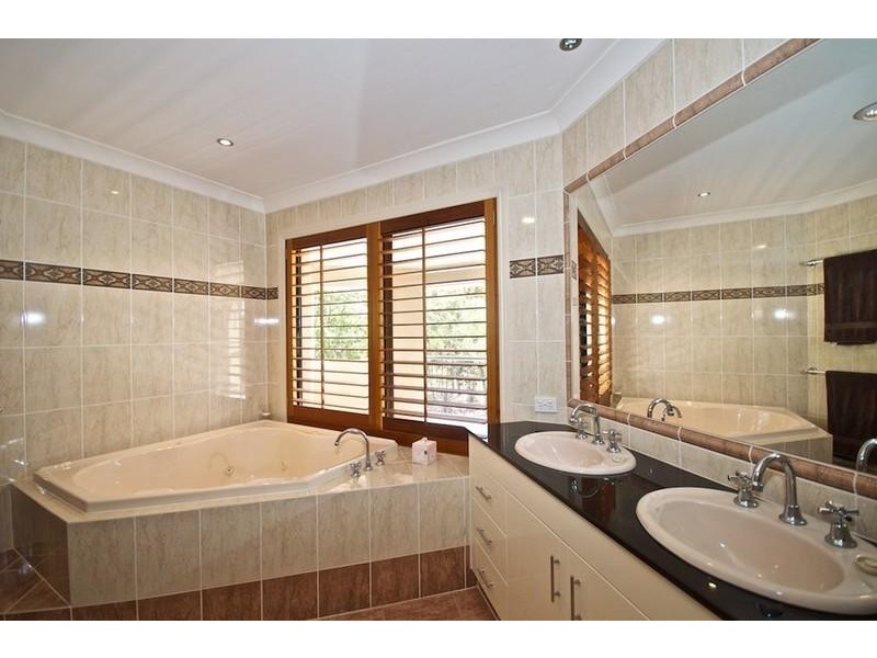 14 Torquay Pl, Arundel QLD 4214