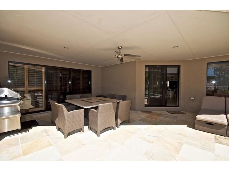 14 Torquay Pl, Arundel QLD 4214