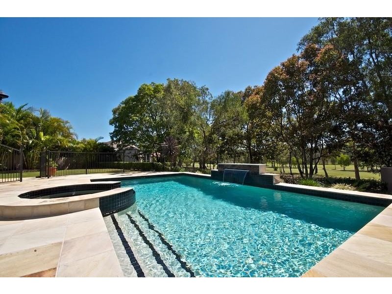 14 Torquay Pl, Arundel QLD 4214