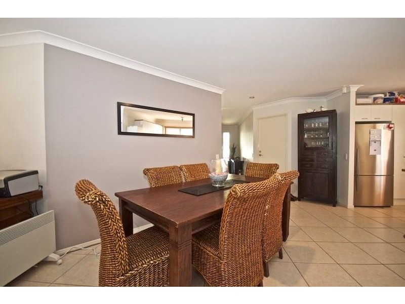 4 Harrow Pl, Arundel QLD 4214