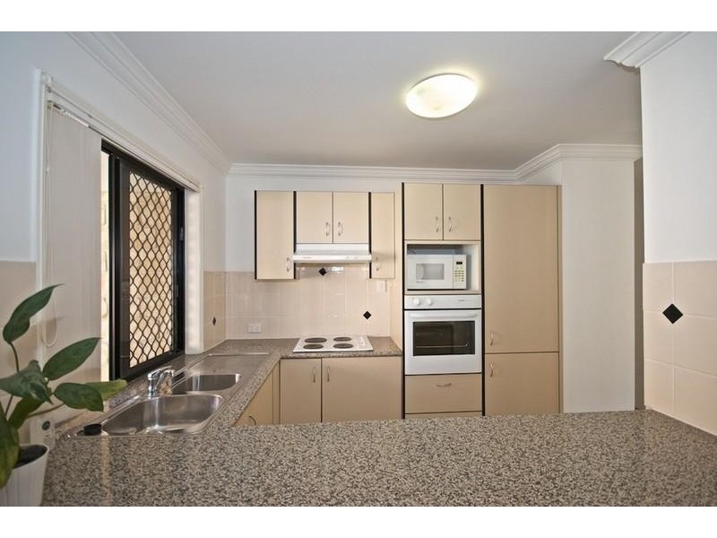 1 Fanning Ct, Pacific Pines QLD 4211