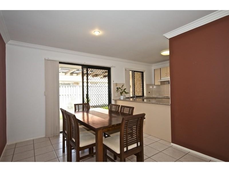 1 Fanning Ct, Pacific Pines QLD 4211