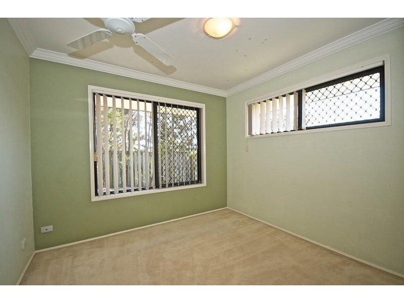 1 Fanning Ct, Pacific Pines QLD 4211