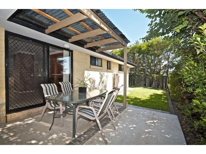 1 Fanning Ct, Pacific Pines QLD 4211