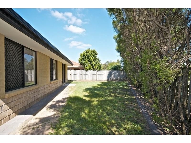 1 Fanning Ct, Pacific Pines QLD 4211