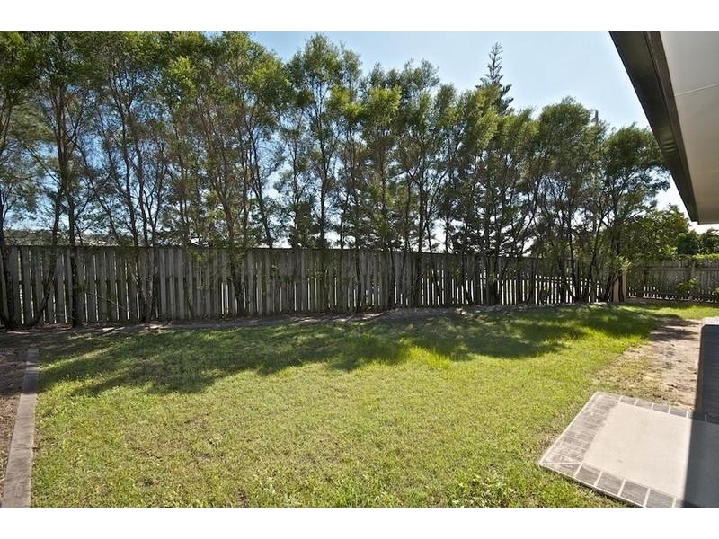 1 Fanning Ct, Pacific Pines QLD 4211