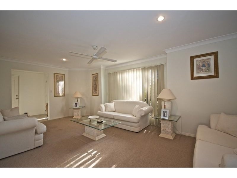 47 Golden Bear Dr, Arundel QLD 4214