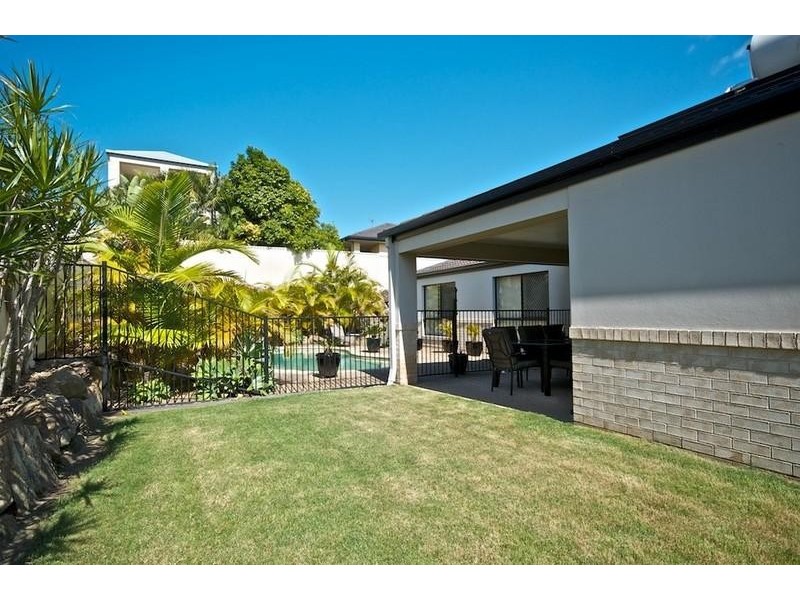 47 Golden Bear Dr, Arundel QLD 4214
