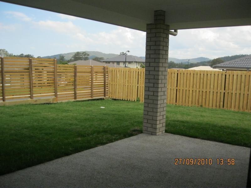 18 Sunridge Cct, Windaroo QLD 4207