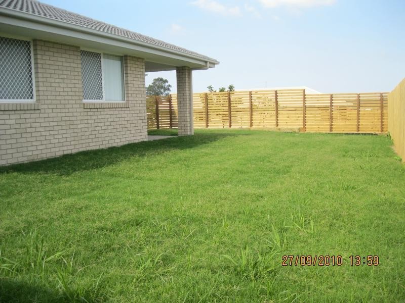 18 Sunridge Cct, Windaroo QLD 4207