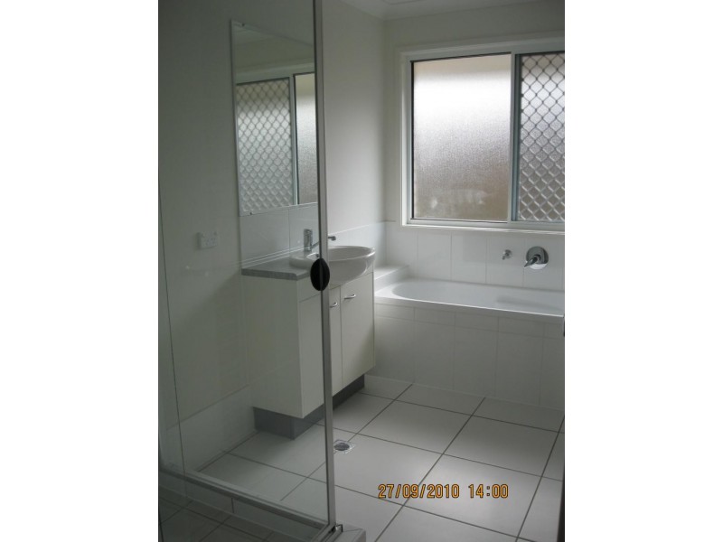 18 Sunridge Cct, Windaroo QLD 4207