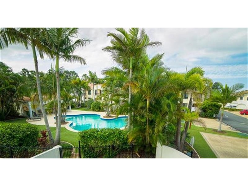 8866 Magnolia Dr, Hope Island QLD 4212