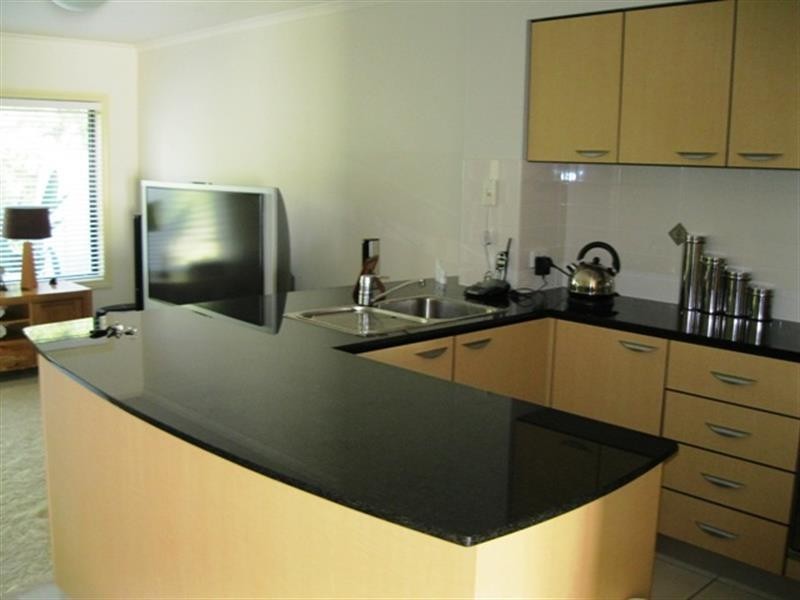 8866 Magnolia Dr, Hope Island QLD 4212