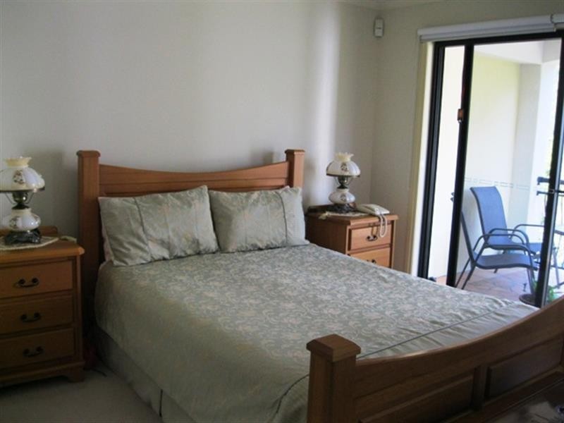 8866 Magnolia Dr, Hope Island QLD 4212