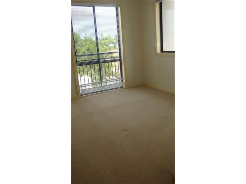 8866 Magnolia Dr, Hope Island QLD 4212