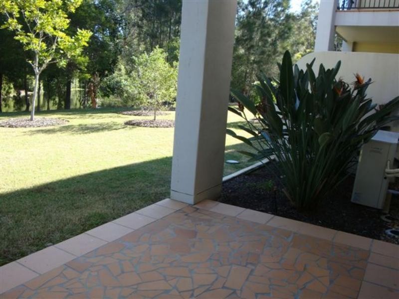 8866 Magnolia Dr, Hope Island QLD 4212