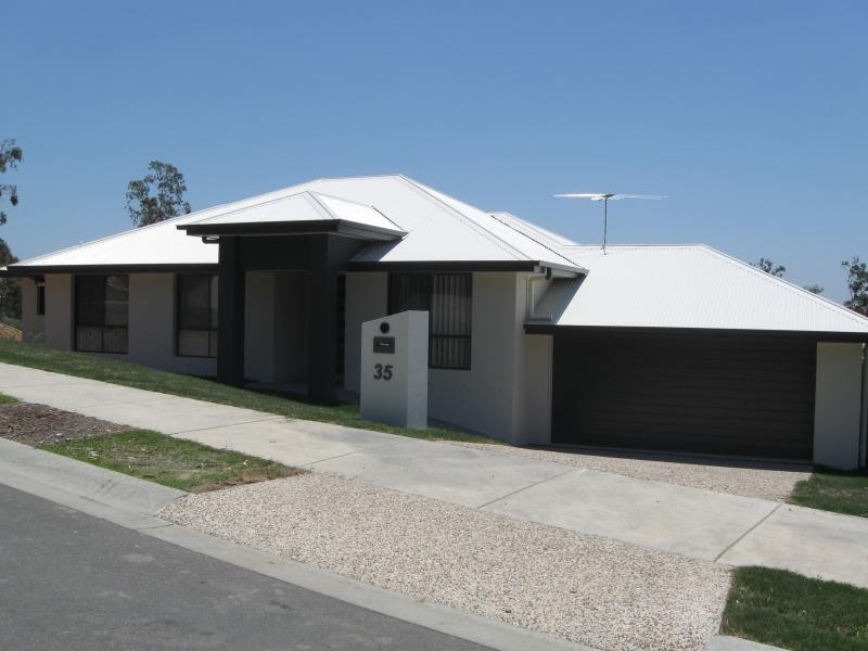 35 Mossman Pde, Waterford QLD 4133