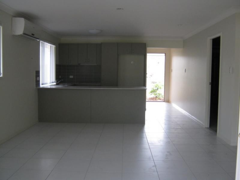 5 Christopher  St, Pimpama QLD 4209