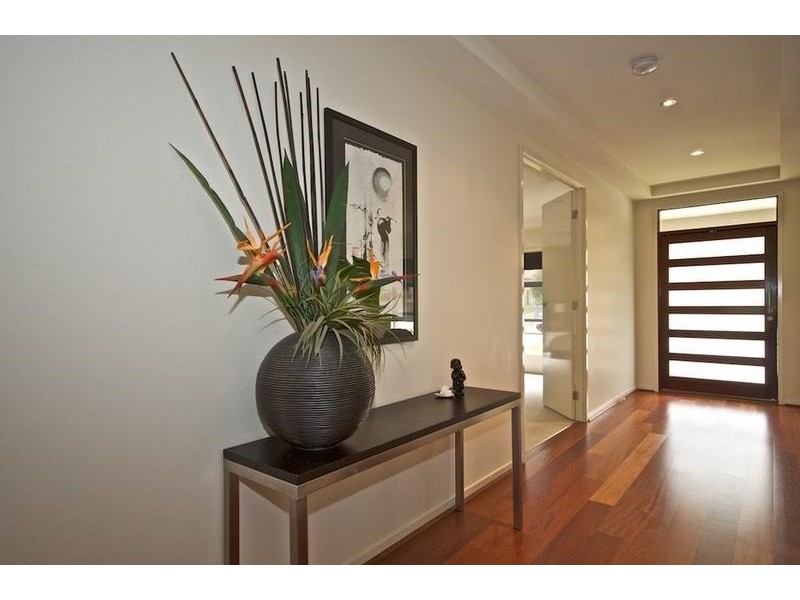 106 Arun Dr, Arundel QLD 4214