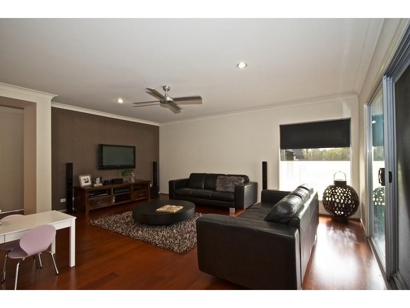 106 Arun Dr, Arundel QLD 4214