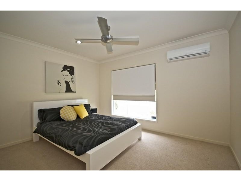 106 Arun Dr, Arundel QLD 4214
