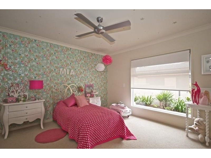 106 Arun Dr, Arundel QLD 4214