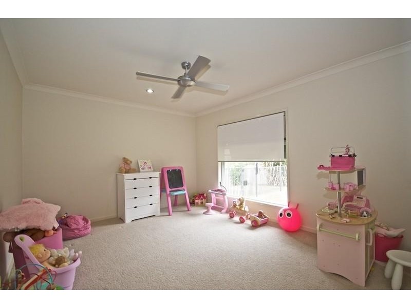 106 Arun Dr, Arundel QLD 4214