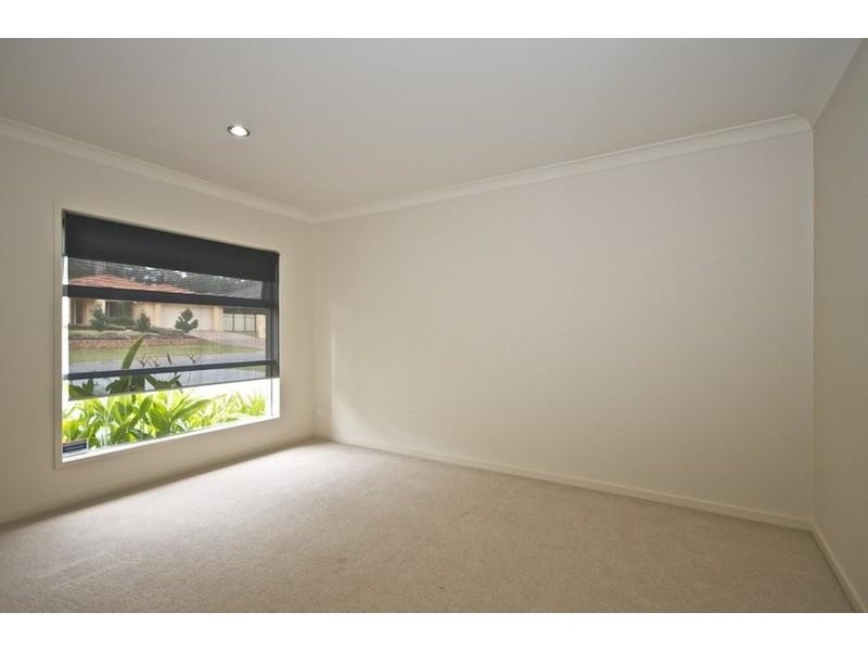106 Arun Dr, Arundel QLD 4214