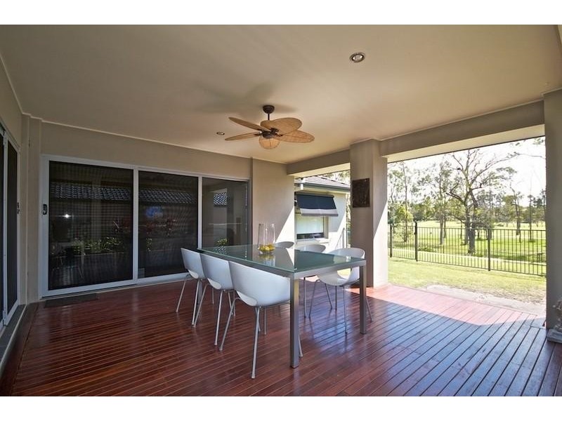 106 Arun Dr, Arundel QLD 4214