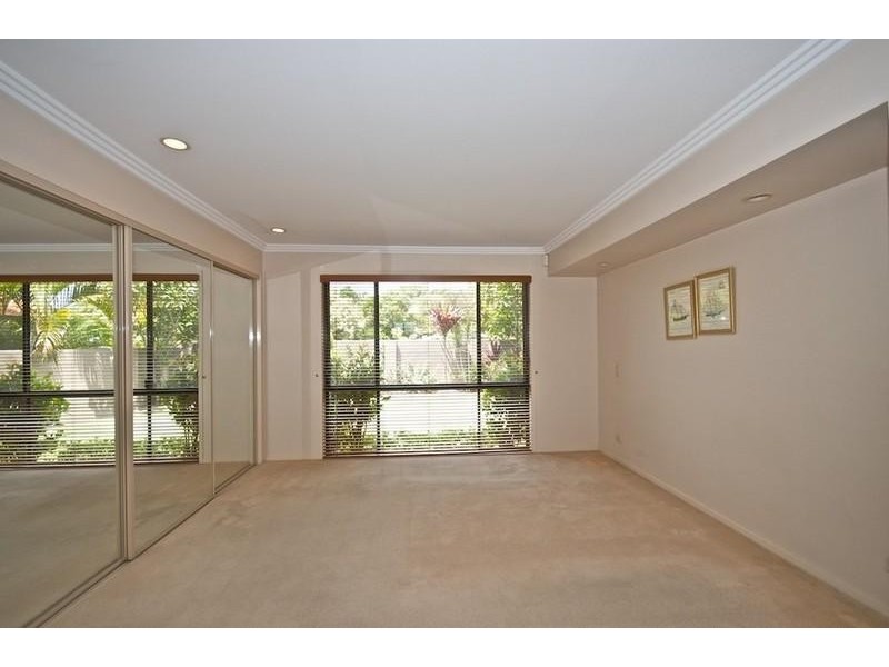 269 Napper Rd, Arundel QLD 4214