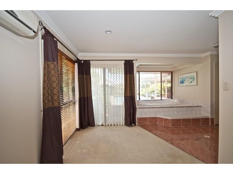 269 Napper Rd, Arundel QLD 4214