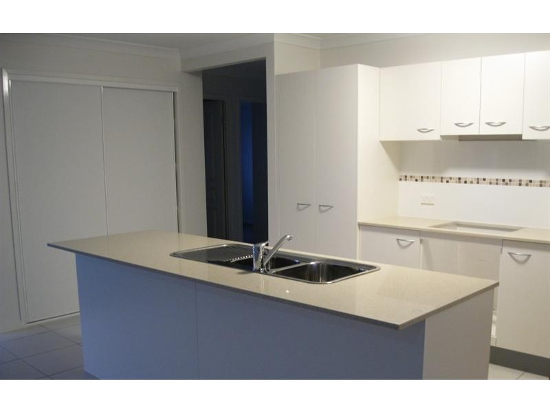 50 Sunridge Cct, Windaroo QLD 4207