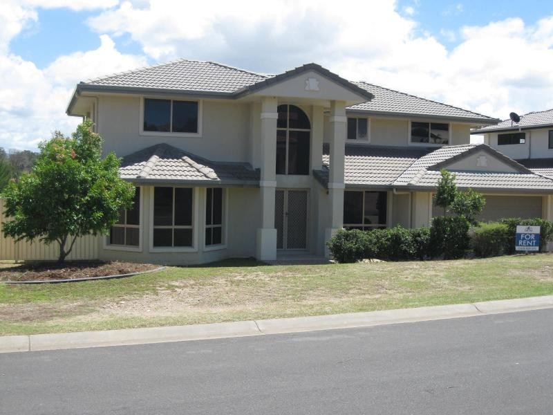 66 Golden Bear   Dr, Arundel QLD 4214