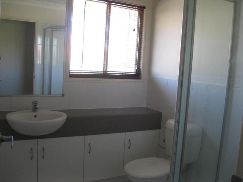 66 Golden Bear   Dr, Arundel QLD 4214