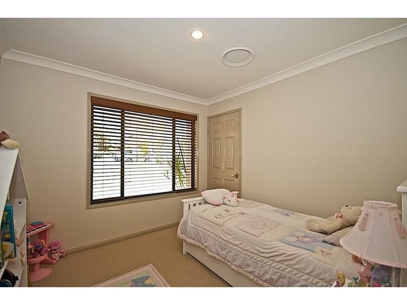 104 Arun Dr, Arundel QLD 4214