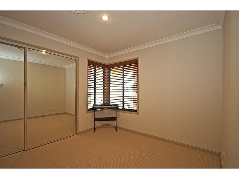 104 Arun Dr, Arundel QLD 4214