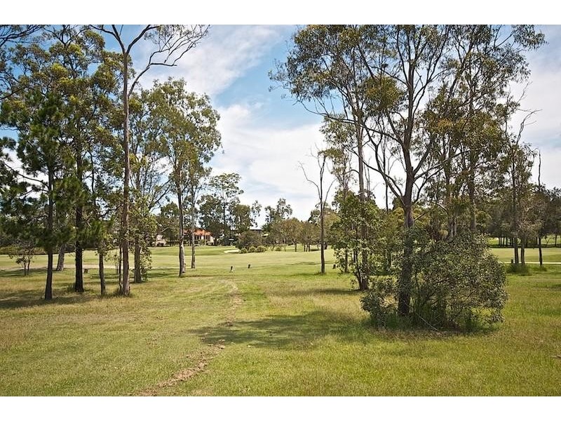 104 Arun Dr, Arundel QLD 4214