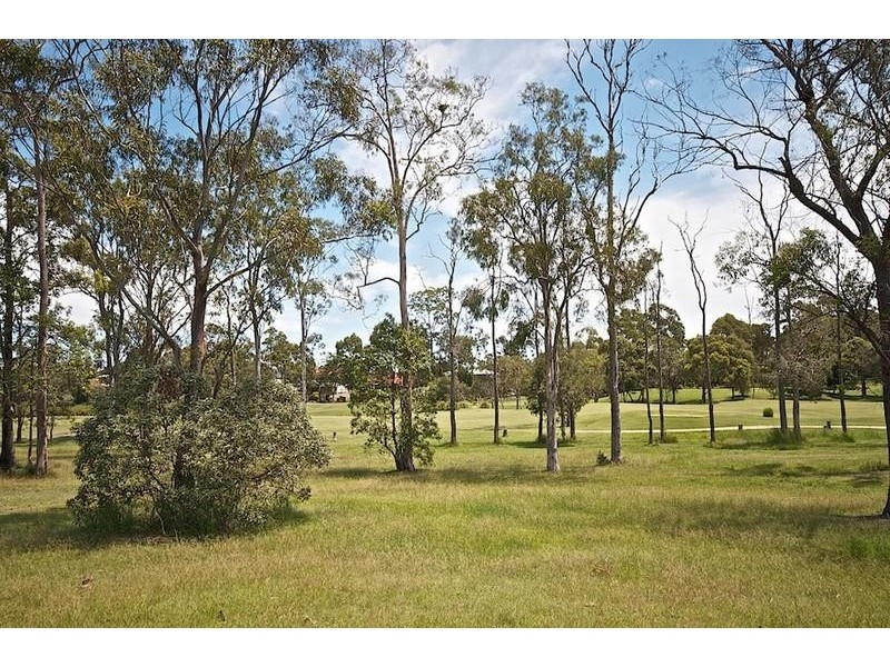 104 Arun Dr, Arundel QLD 4214